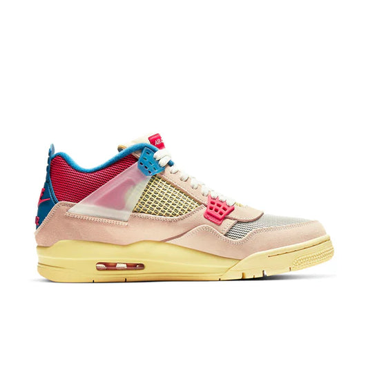 Jordan 4 Retro
Union Guava Ice